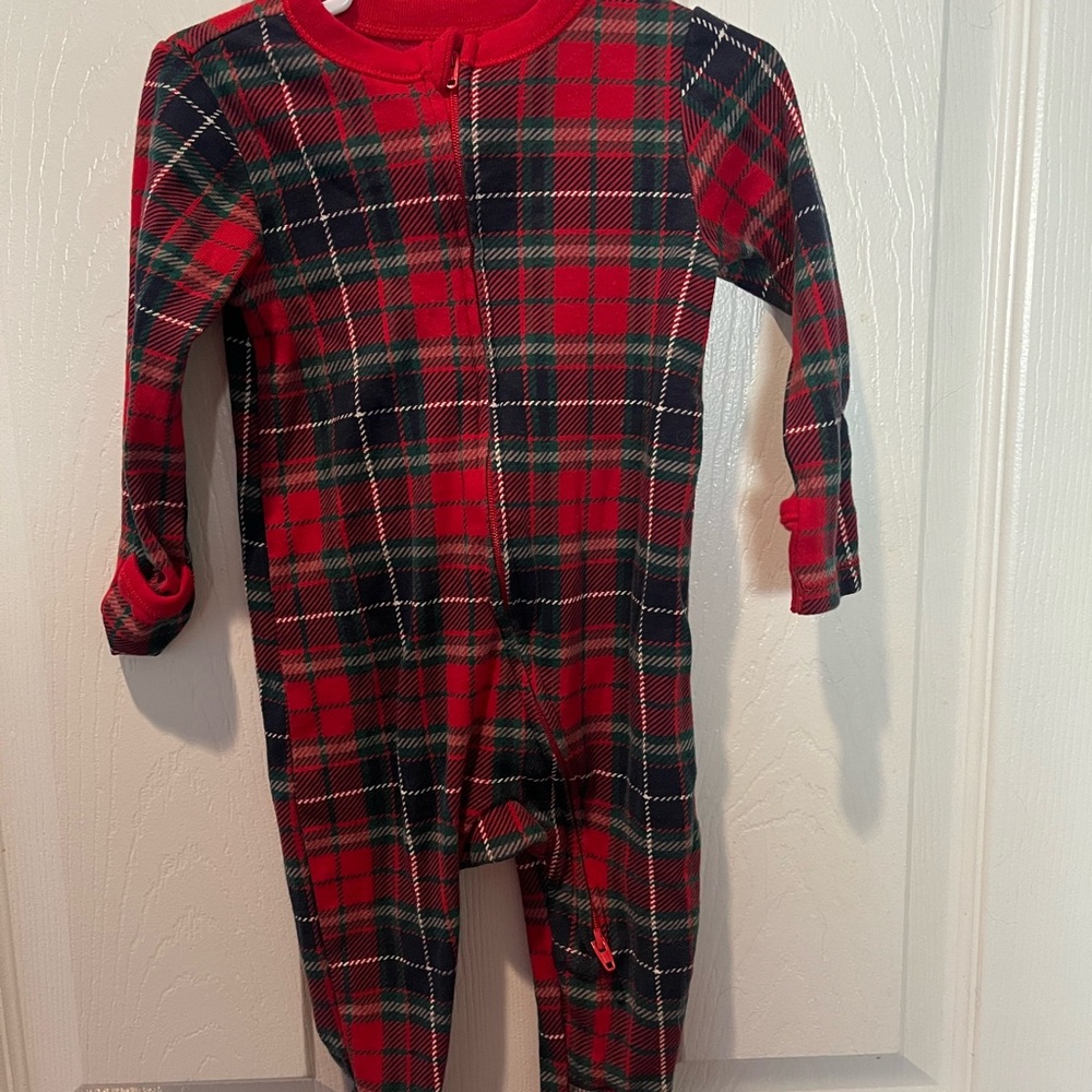 ❤️5 for 15$: Old Navy Red and Green Footies One Piece